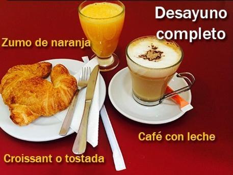 Hostal Virginia Tortosa Esterno foto